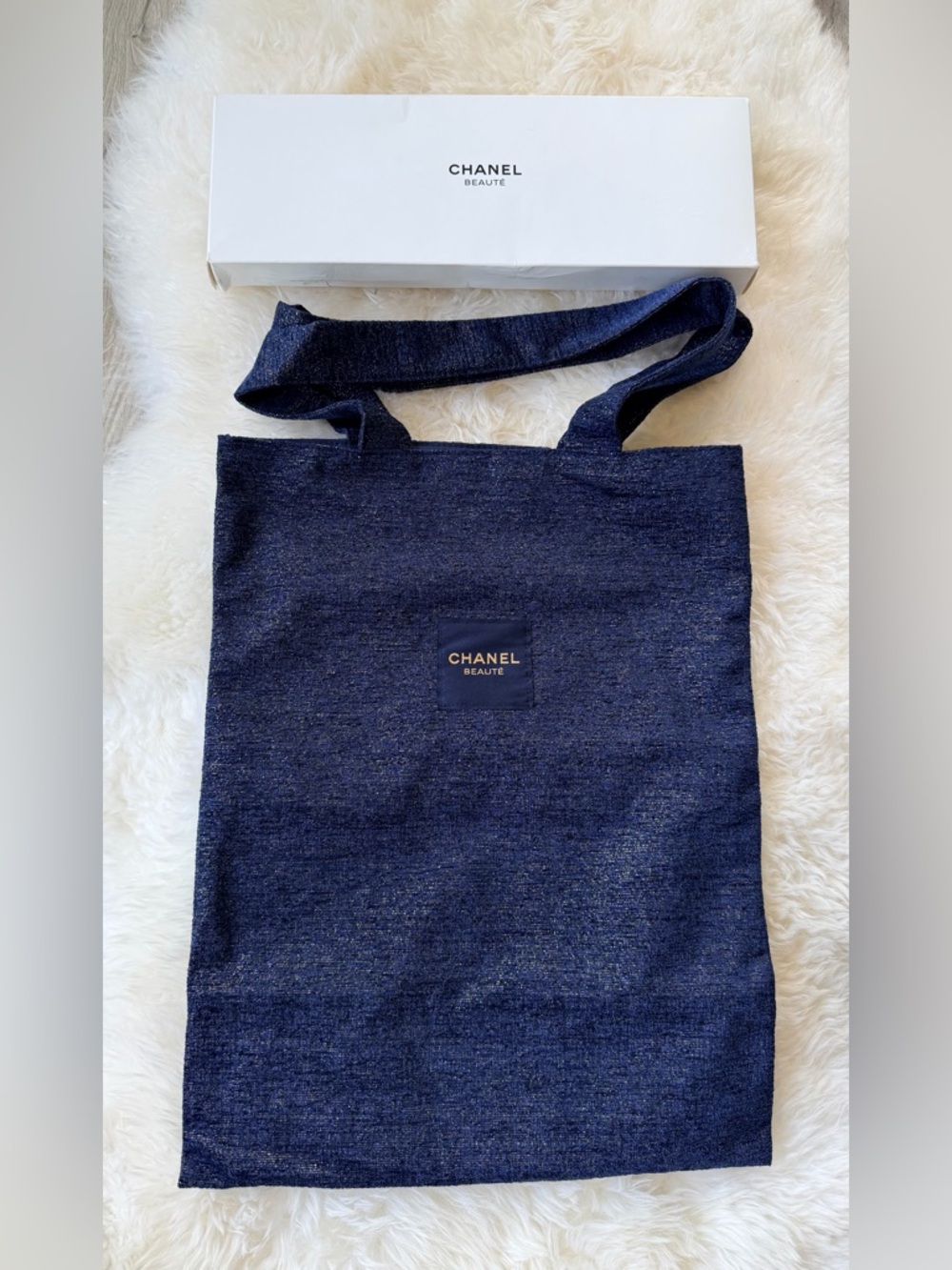 Chanel Beaute Blue & Shimmering Gold Tote. NEW in Original Beaute Box. GWP - Picture 2 of 9